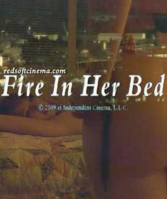 欲火在她的床上燃烧_BD